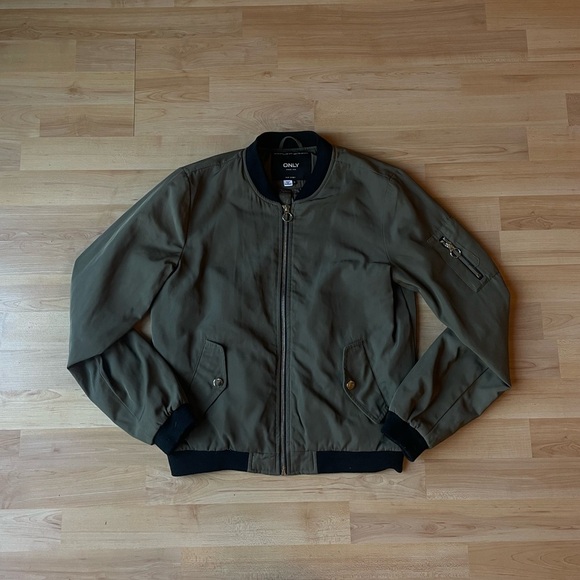 ONLY women’s bomber jacket - Picture 2 of 8